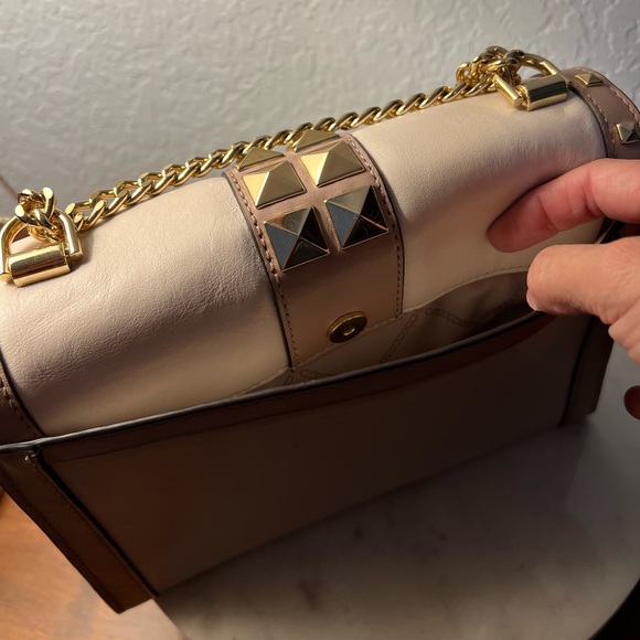 Michael Kors EUC Whitney Studded Colorblock Leather Convertible
Shoulder… - Picture 10 of 17